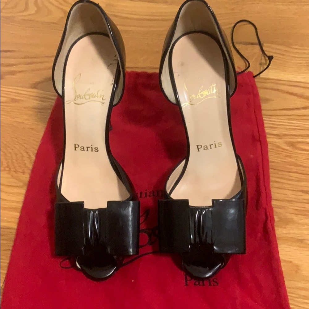 Patent leather Louboutin peep toe heels with bow!